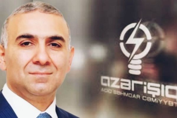 “Azərişıq” 1 həftə sonra əncam çəkdi- Sakinləri qorxuya salan  qəzalı vəziyyətdə olan elektrik dirəyinə (YENİLƏNİB)